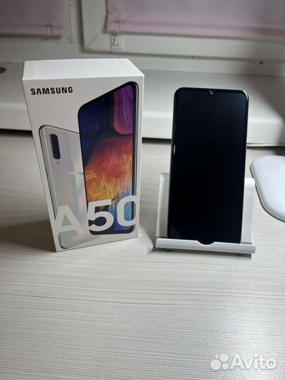 Samsung Galaxy A50, 4/64 ГБ