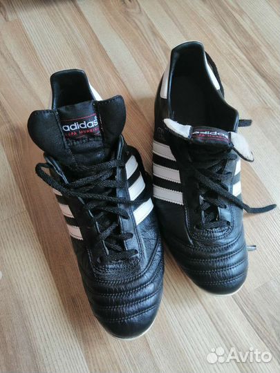 Футбольные бутсы мундиаль adidas