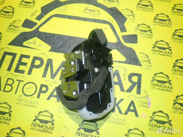 Замок двери передней правой для Nissan Juke F15