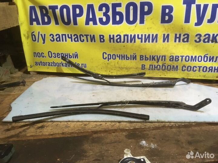 Поводок стеклоочистителя LADA 2110