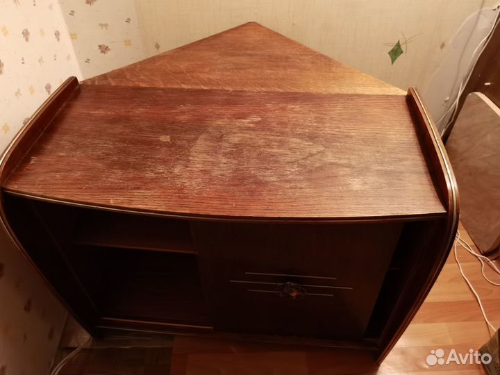 Тумбочка гдр