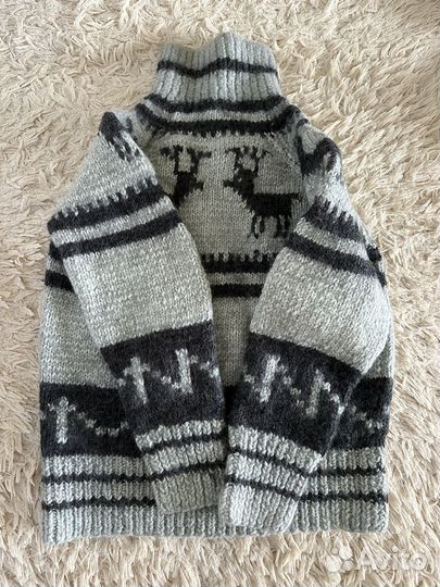 Свитер шерсть