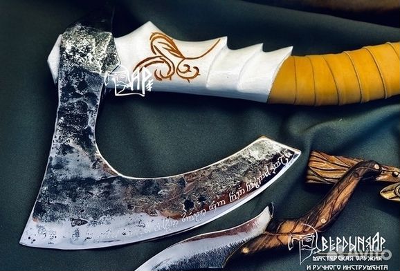 Кованый топор ручной работы Эльфийский
