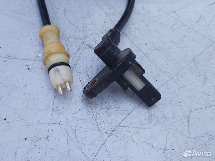 Датчик ABS задний правый Renault Clio 2