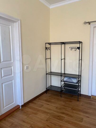 Комната 100 м² в 4-к., 1/1 эт.