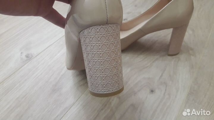 Обувь женская 38 размер