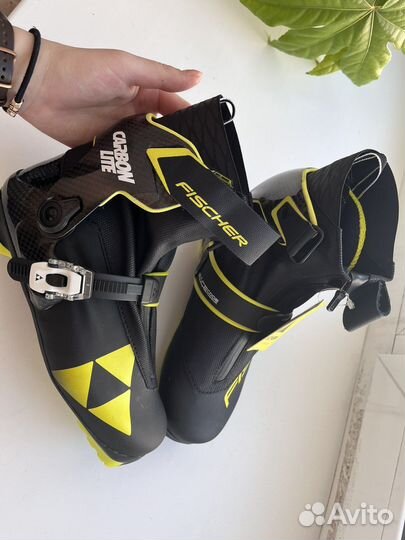 Лыжные беговые ботинки fischer carbonlite skate