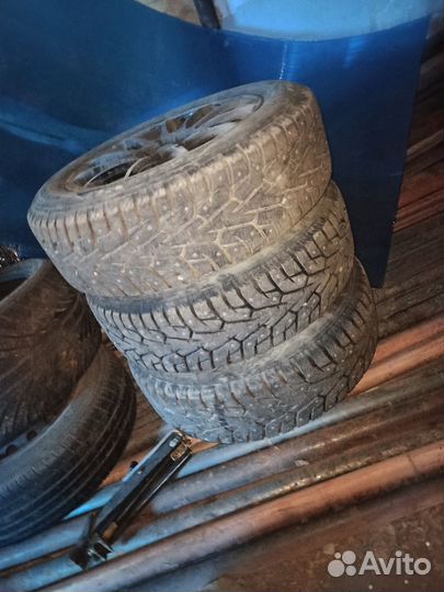 Колеса зимние 215 60 r17