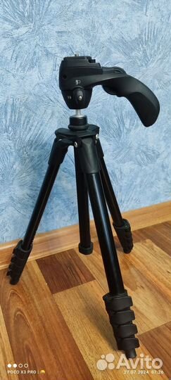 Штатив для фотоаппарата manfrotto