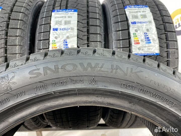 Triangle PL02 235/45 R18 101H