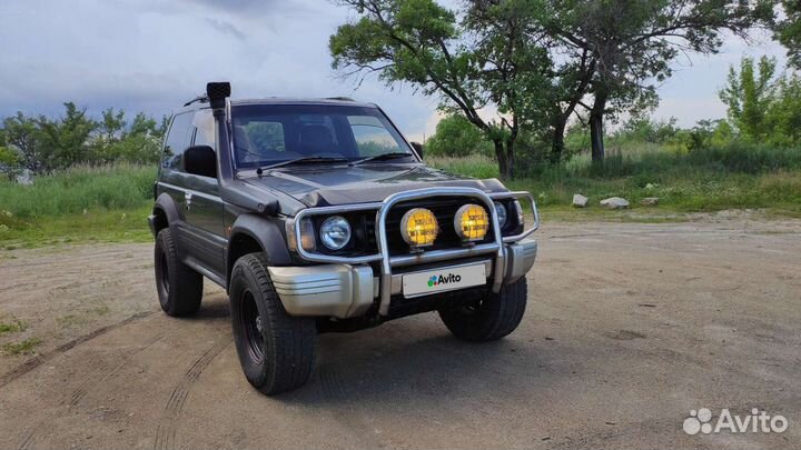 Mitsubishi Pajero 2.5 AT, 1993, 200 000 км