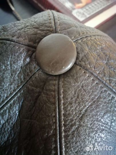 Мужская кожаная кепка