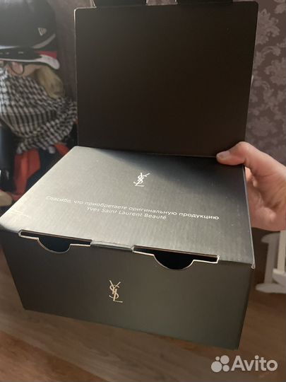 Коробка Yves Saint Laurent
