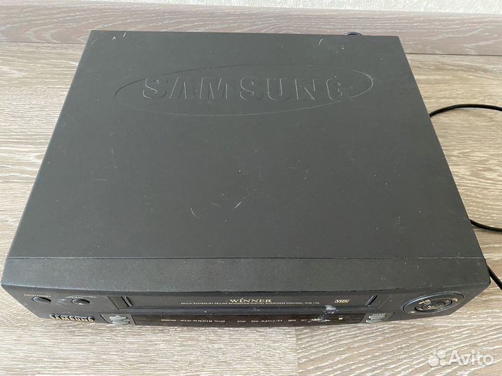 Видеомагнитофон Samsung