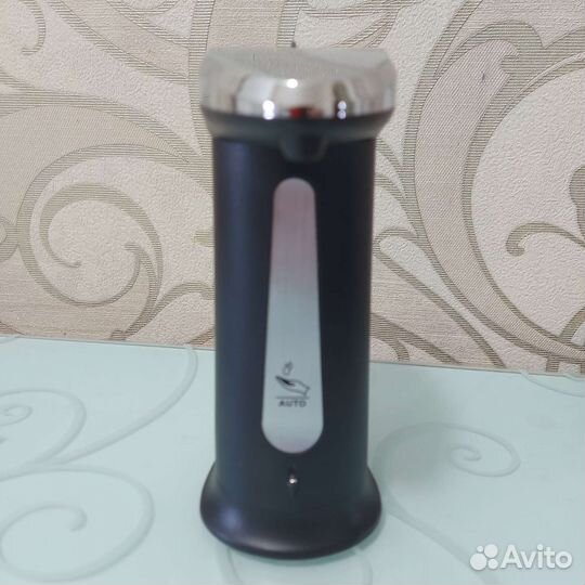 Сенсорный дозатор для жидкого мыла