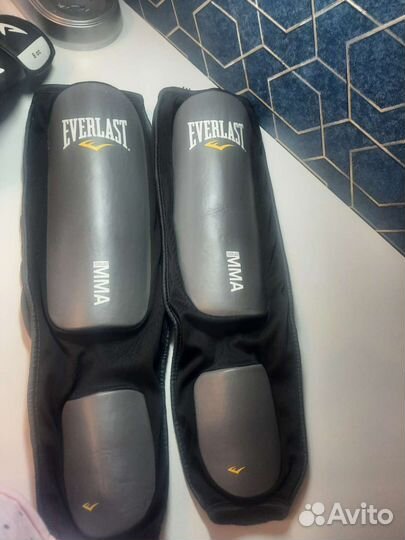 Боксерские перчатки