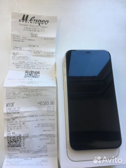 Телефон iPhone 11