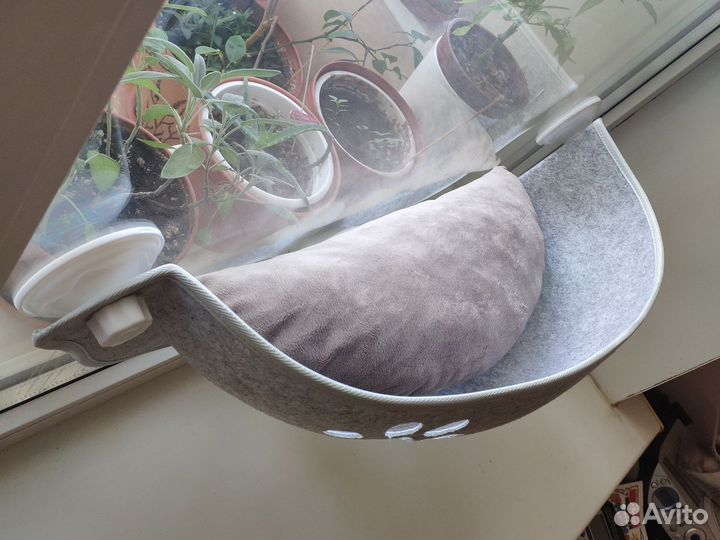 Оконная лежанка - гамак для кошек