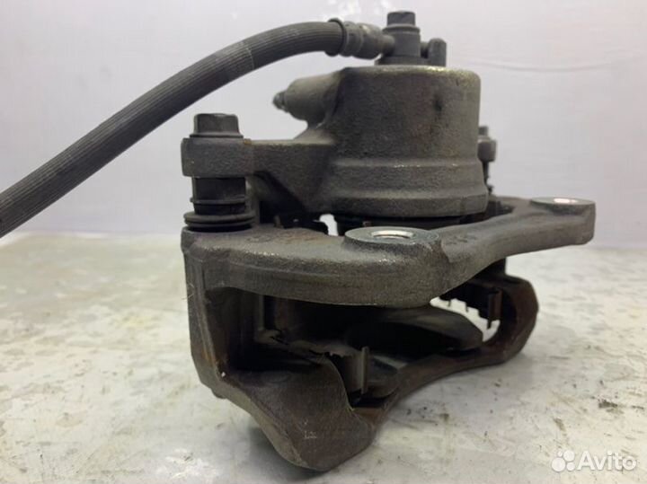 Суппорт передний левый Kia Soul 2 1.6 2014