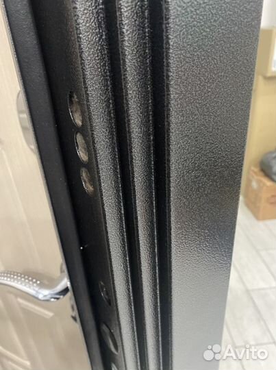 Дверь входная новая