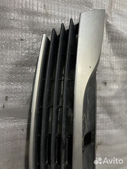 Решетка радиатора Renault Laguna 2