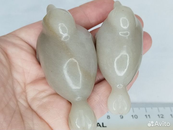 Статуэтка нерпы из белого нефрита