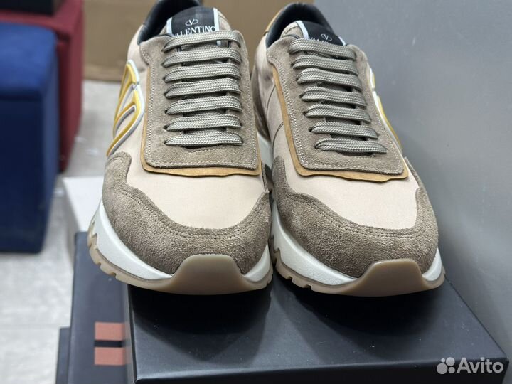 Кроссовки Valentino