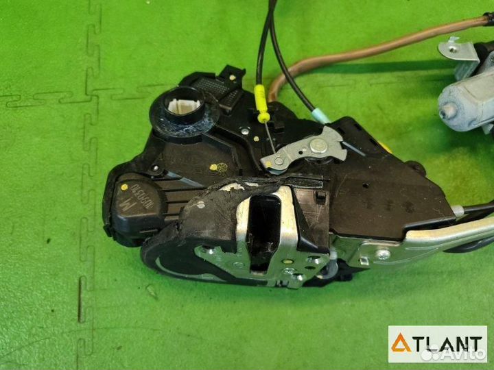 Замок двери передний левый toyota crown majesta