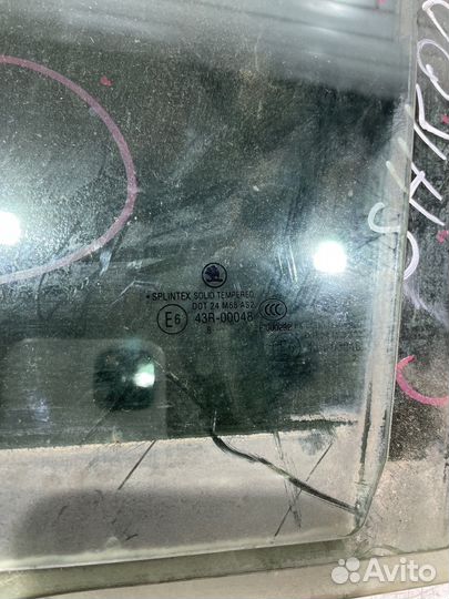 Стекло двери (Skoda Octavia)