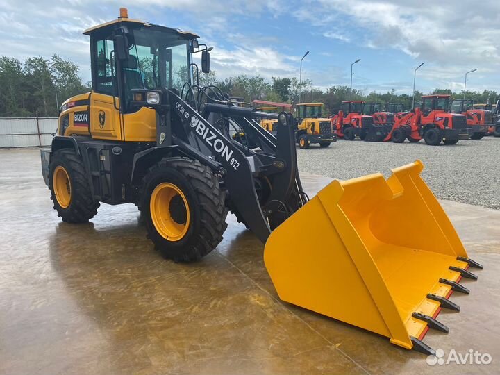 Фронтальный погрузчик BIZON 932, 2023