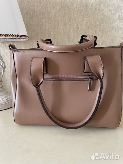 Сумка женская с ручками Guess