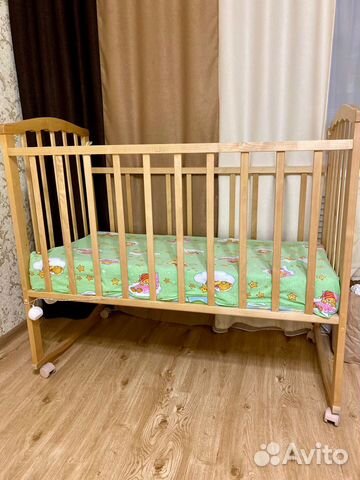Детская кроватка с матрасом