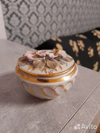 Фарфоровая шкатулка. Винтаж. СССР