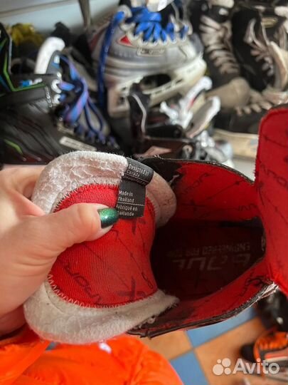 Коньки хоккейные