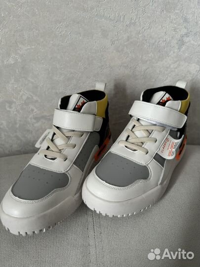 Кроссовки на девочку