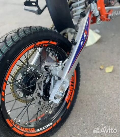Мотоцикл Avantis A5 Lux Motard Авантис Мотард