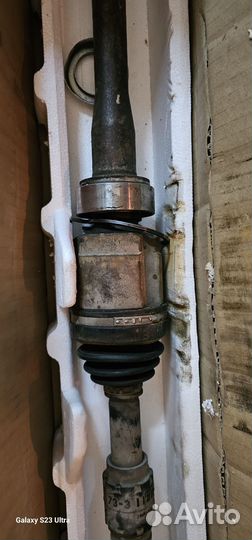 Привод передний правый Toyota Camry 2.5