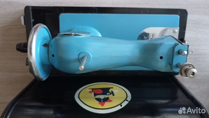 Детская швейная машинка