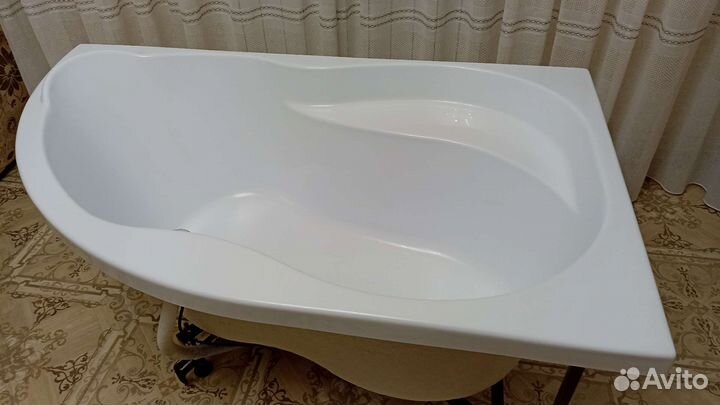 Акриловая ванна угловая бу