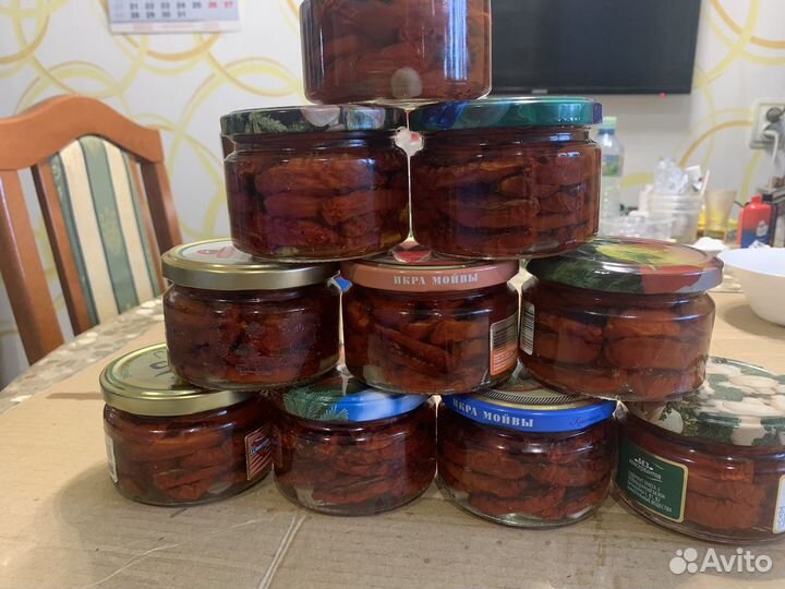 Сок томатный,огурцы марин.,томаты вяленые,марин