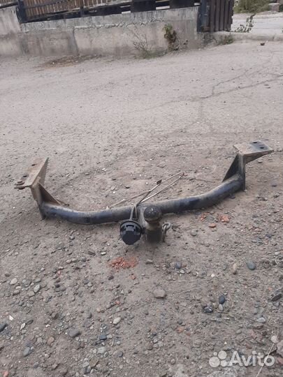 Фаркоп на prius 30