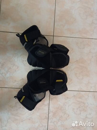 Налокотники хоккейные sr