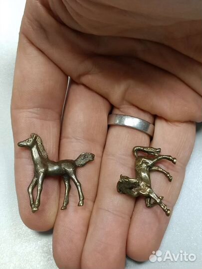 Миниатюрные лошадки бронза