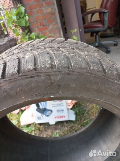Bridgestone Blizzak Ice 235/45 R17