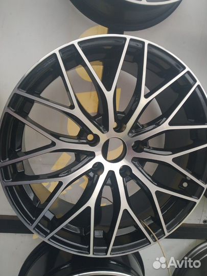 Диски R18 5x114,3 на японские,корейские авто