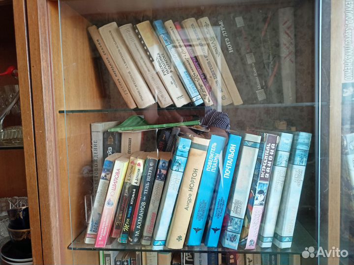 Книги фантастика и фэнтези