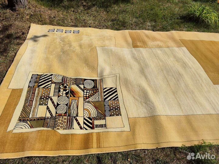 Ковер шерстяной