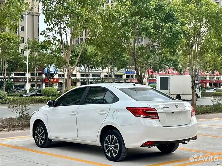 Toyota Yaris 1.5 CVT, 2021, 25 000 км