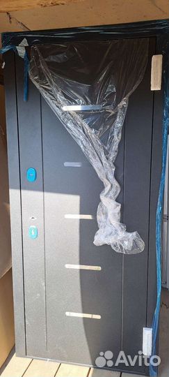 Дверь входная металлическая