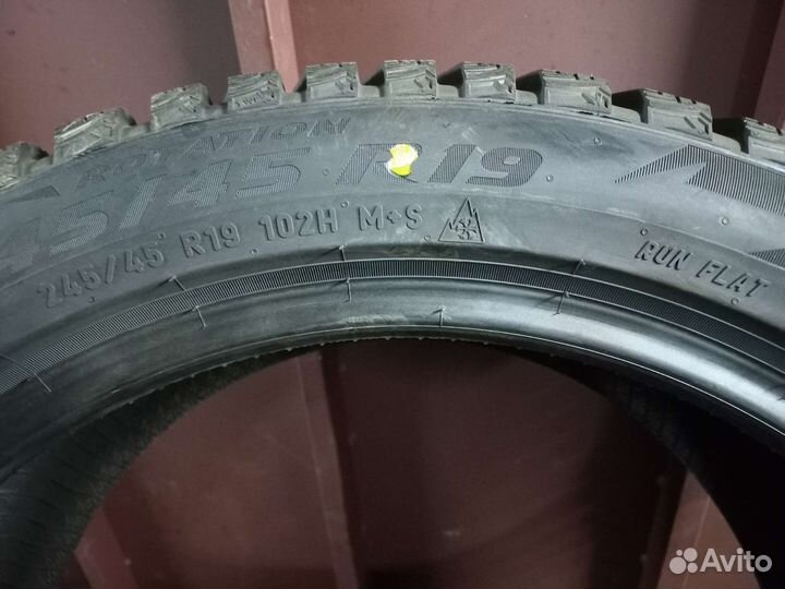 Pirelli Ice Zero 2 245/45 R19 и 275/40 R19 105T